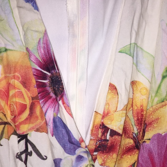 Flower romper - Picture 2 of 5